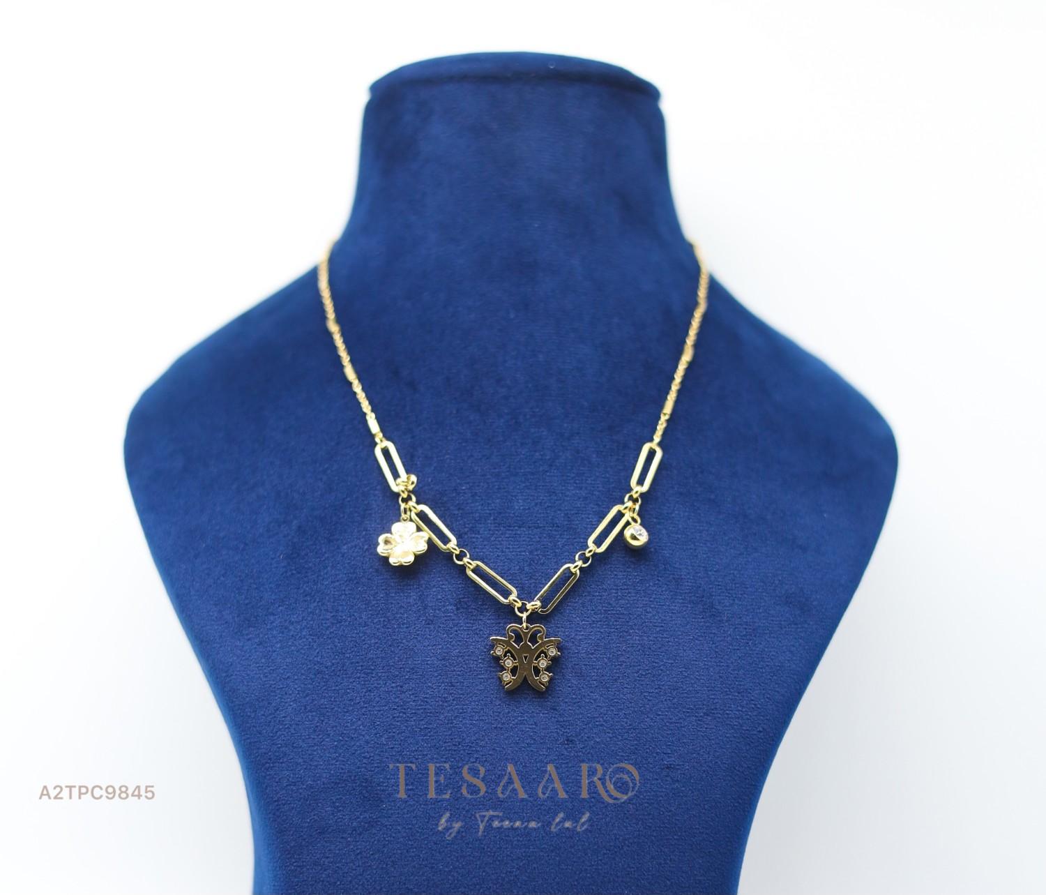A2TPC9845-TESAARO Butterfly & Charm Link Necklace-testimonial
